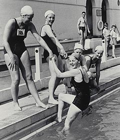 British Olympic Ladies Swimming Team 1948. Featuring Motherwell's Cathie Gibson being pulled from the water.
Credit: SCRAN British Olympic Ladies Swimming Team 1948. Featuring Motherwell's Cathie Gibson being pulled from the water.
Credit: SCRAN